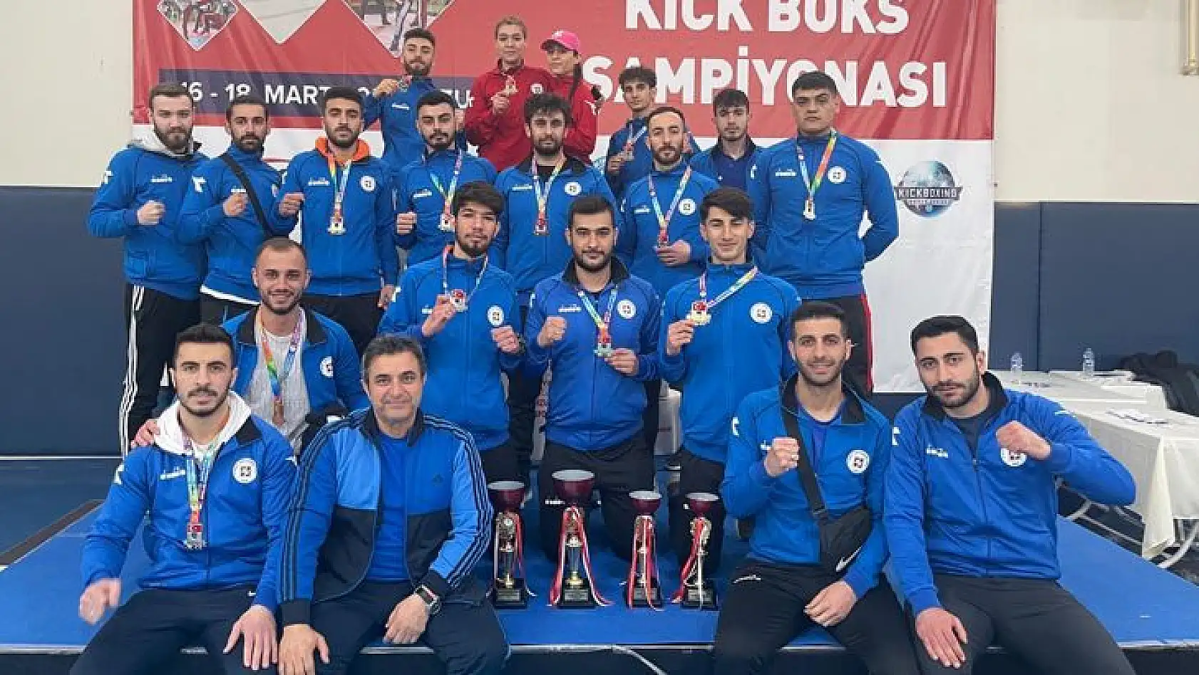 Fırat Üniversitesi'nden 13 madalya, 4 kupa!