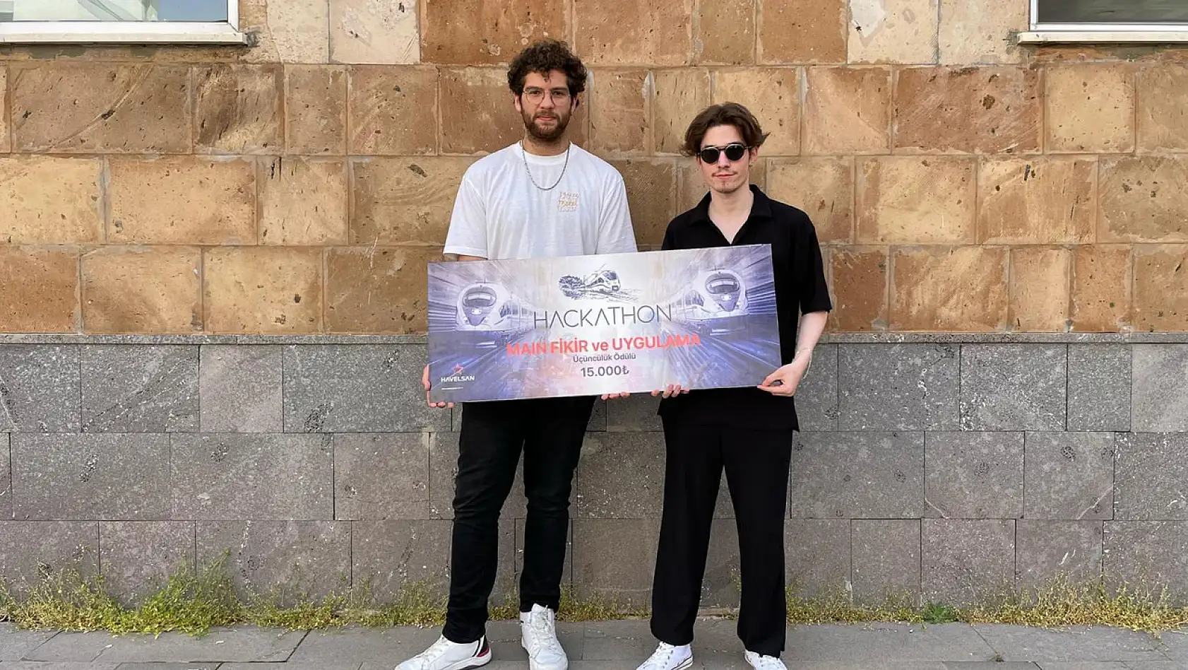 Fırat Üniversitesi Öğrencileri, Hackathon Yapay Zeka Yarışmasında Üçüncü Oldu