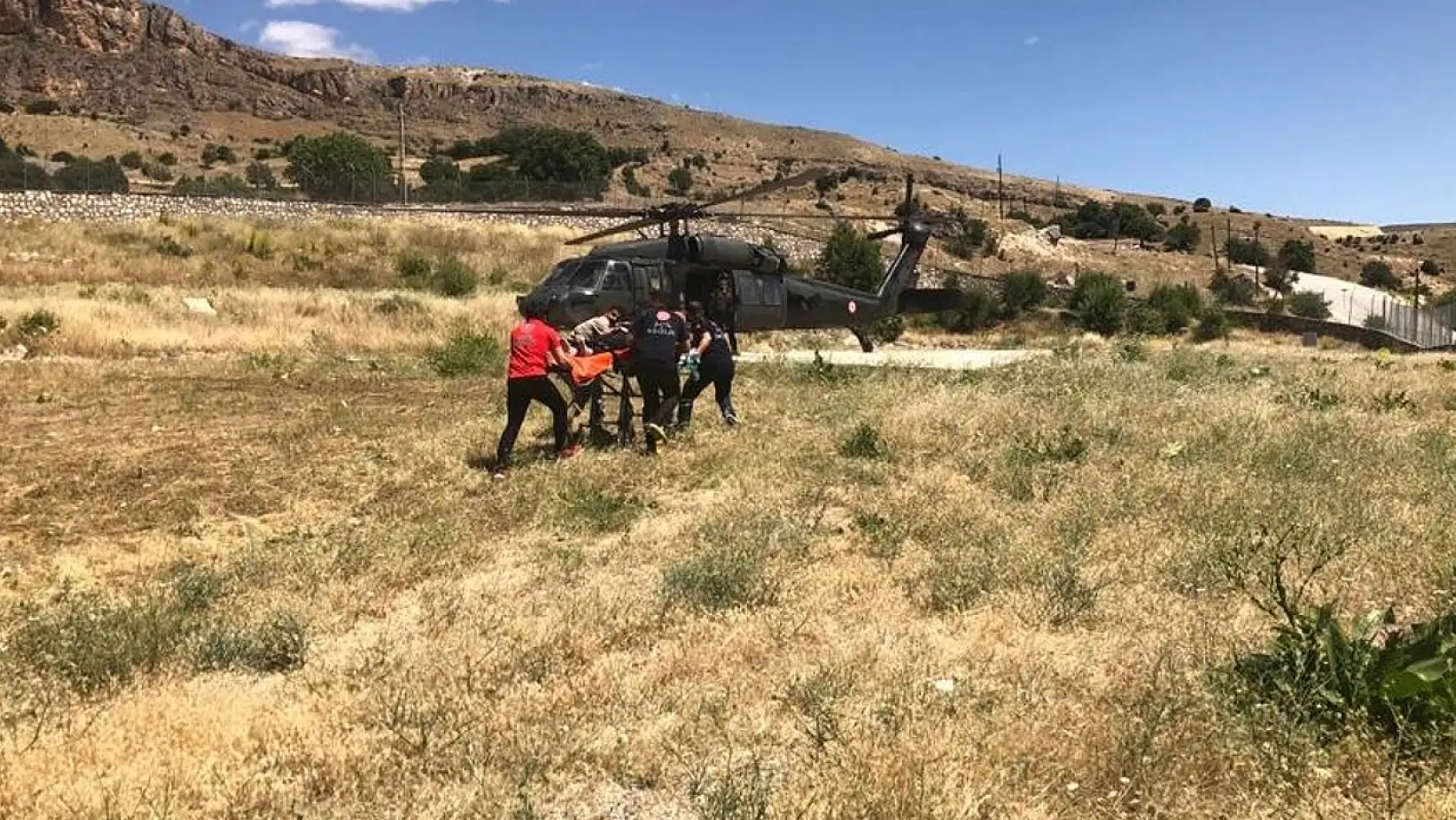 Kalp Krizi Geçiren Kadına Askeri Helikopterle Müdahale