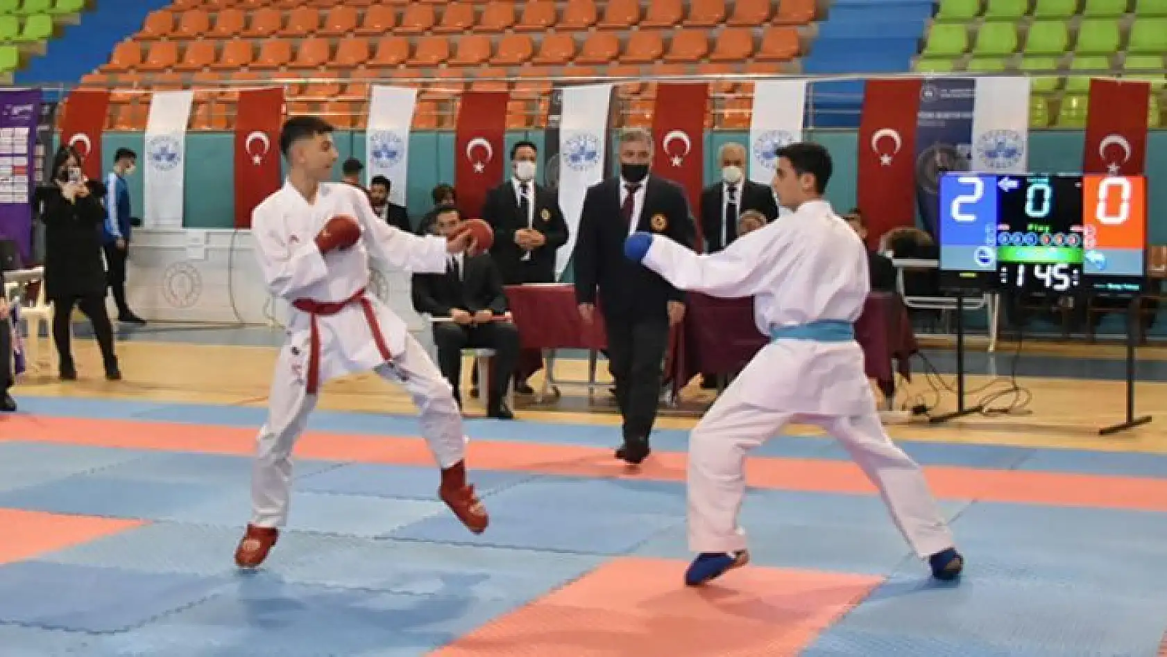 Karate'nin kalbi Elazığ'da atıyor