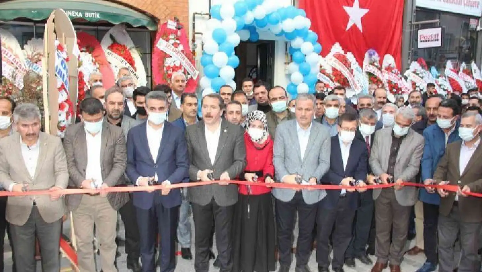 Malatya'da Memur-Sen'in yeni binası törenle hizmete açıldı