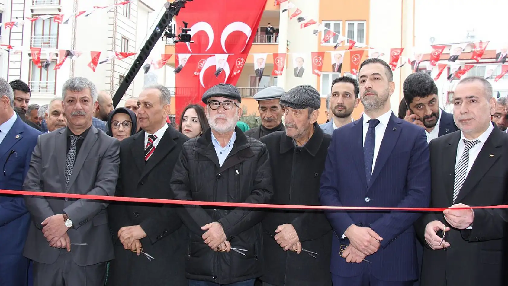 MHP Milletvekili Aday Adayı Işıkver, Seçim İletişim Merkezini Açtı