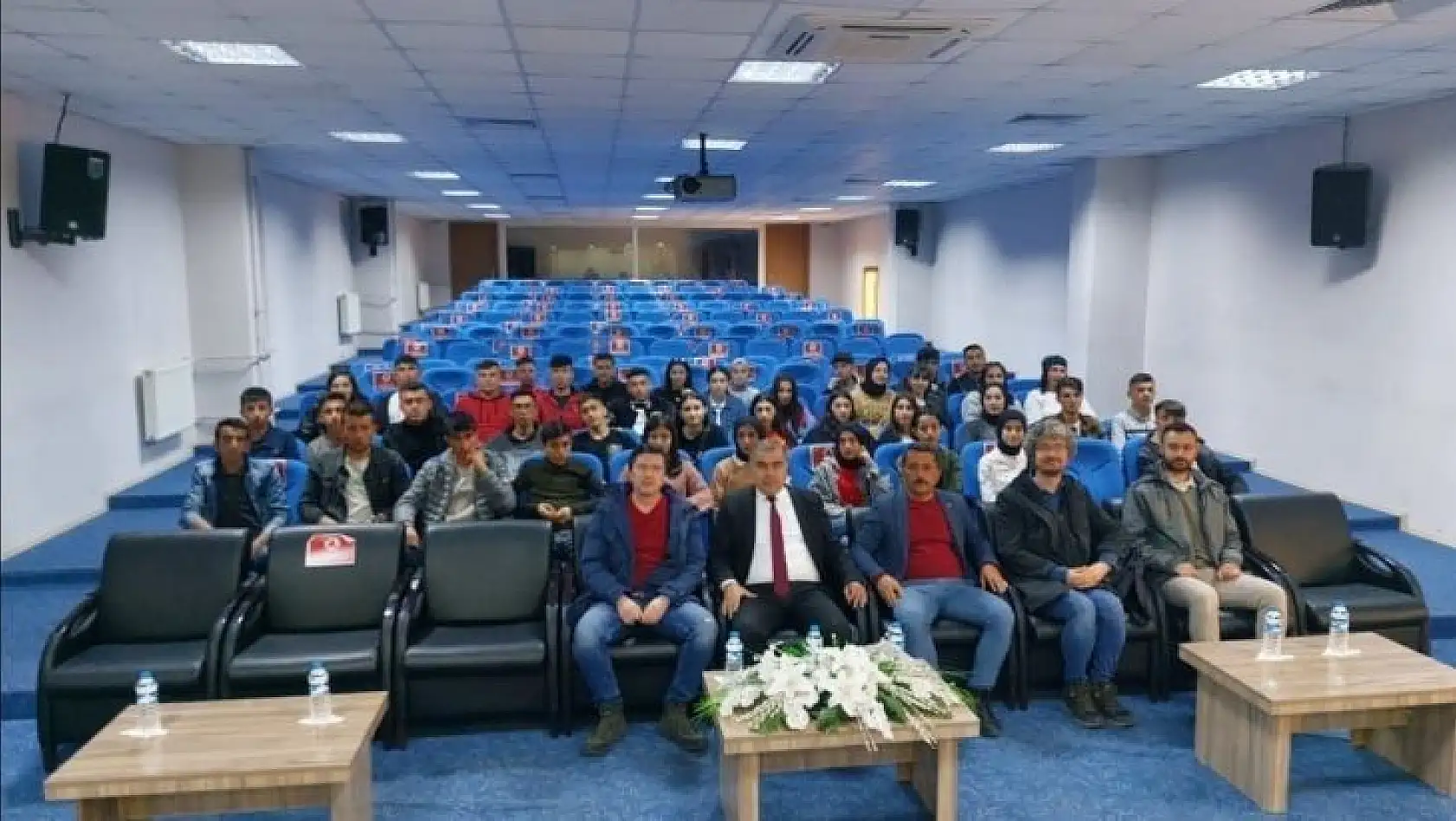 Sınava hazırlanan öğrenciler, Binali Yıldırım Üniversitesini gezdi