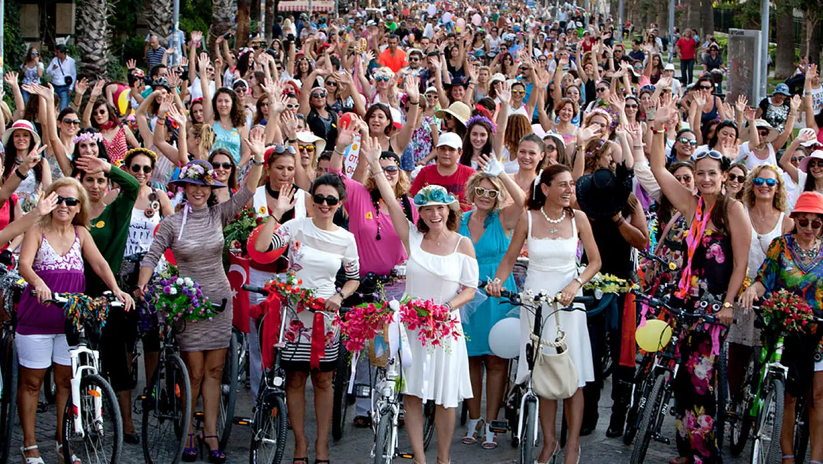 Süslü Kadınlar Bisiklet Turu 17 Eylül'de  Yapılacak
