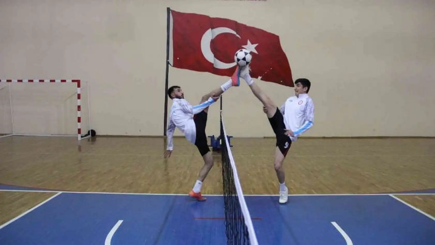 Türkiye'nin ilk ayak tenisi şampiyonu, Avrupa hazırlıklarını tamamladı