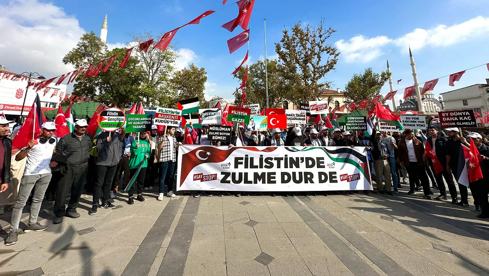 AK Parti'den Savaşa Dur Yürüyüşü