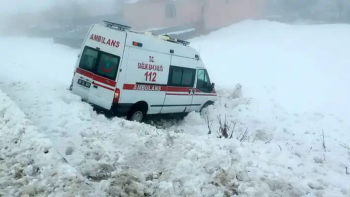 Ambulans Yoldan Çıktı 5 Yaralı