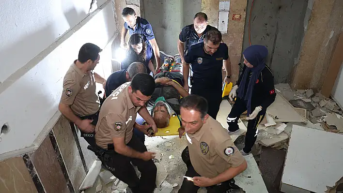 Elazığ'da Asansör Boşluğuna Düşerek Yaralanan Şahıs Hayatını Kaybetti