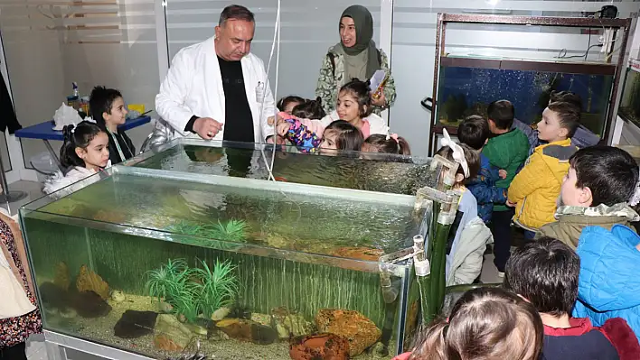 Elazığ'da Öğrenciler Balık Müzesini Gezdi