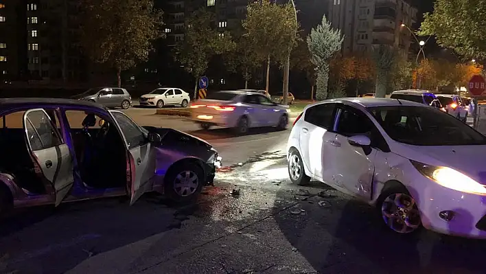 Elazığ'da Trafik Kazası: 1 Yaralı