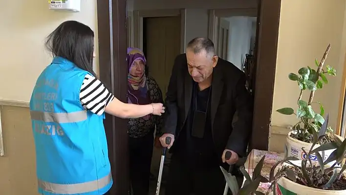 Elazığ'da Yaşlı Çiftin Görenleri Güldüren Seçim Tartışması