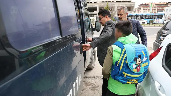Elazığ'da zabıta ekipleri ile dilenci arasında ilginç diyalog