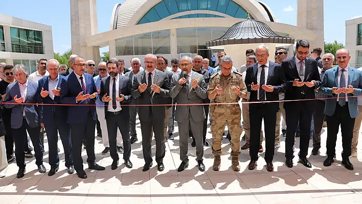 Fırat Üniversitesi İlahiyat Fakültesi Gençlik Merkezi Açıldı