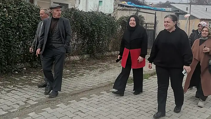 Tunceli Akpazar Beldesi'ne Kadın MHP Belediye Başkan Adayı