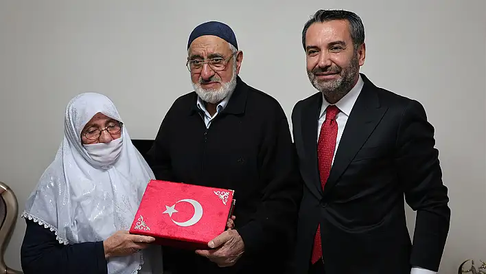 Türkiye'nin En Genç Belediye Başkanından Şehit Ailesine Anlamlı Ziyaret