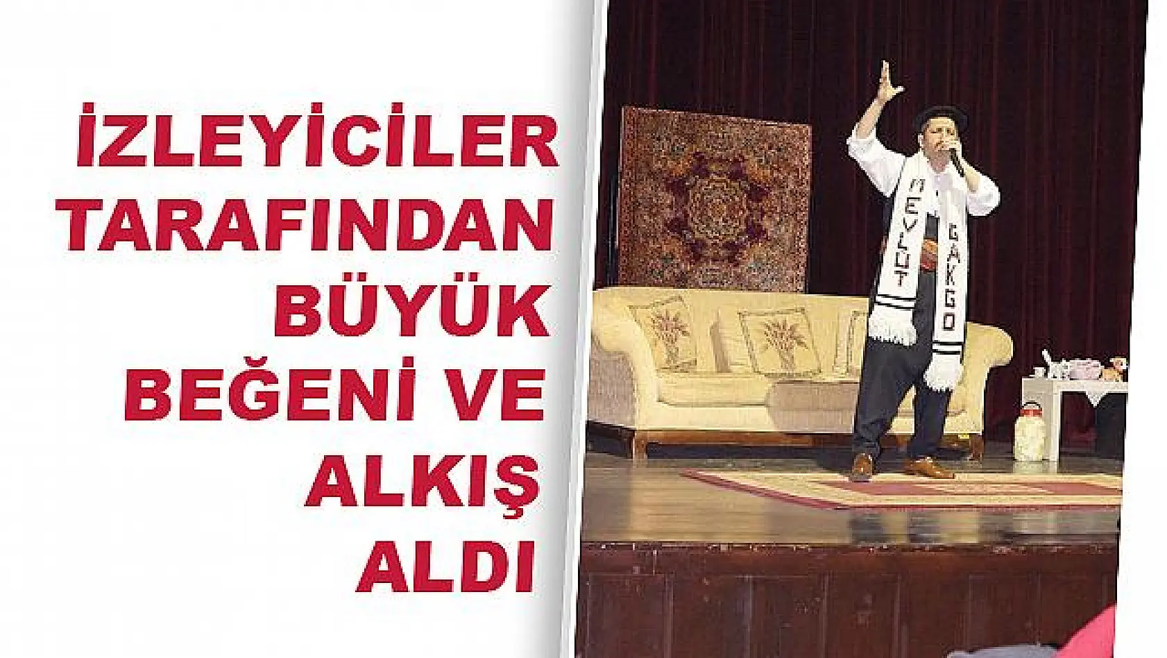 Sahnede Türk Bayrağı Açarak Sakarya Şiirini Okudu