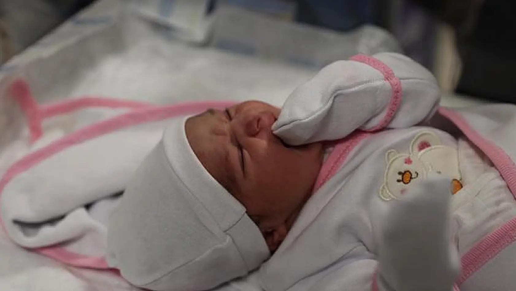  Elazığ'da yılın ilk bebeği 'Bahar Mila' oldu   