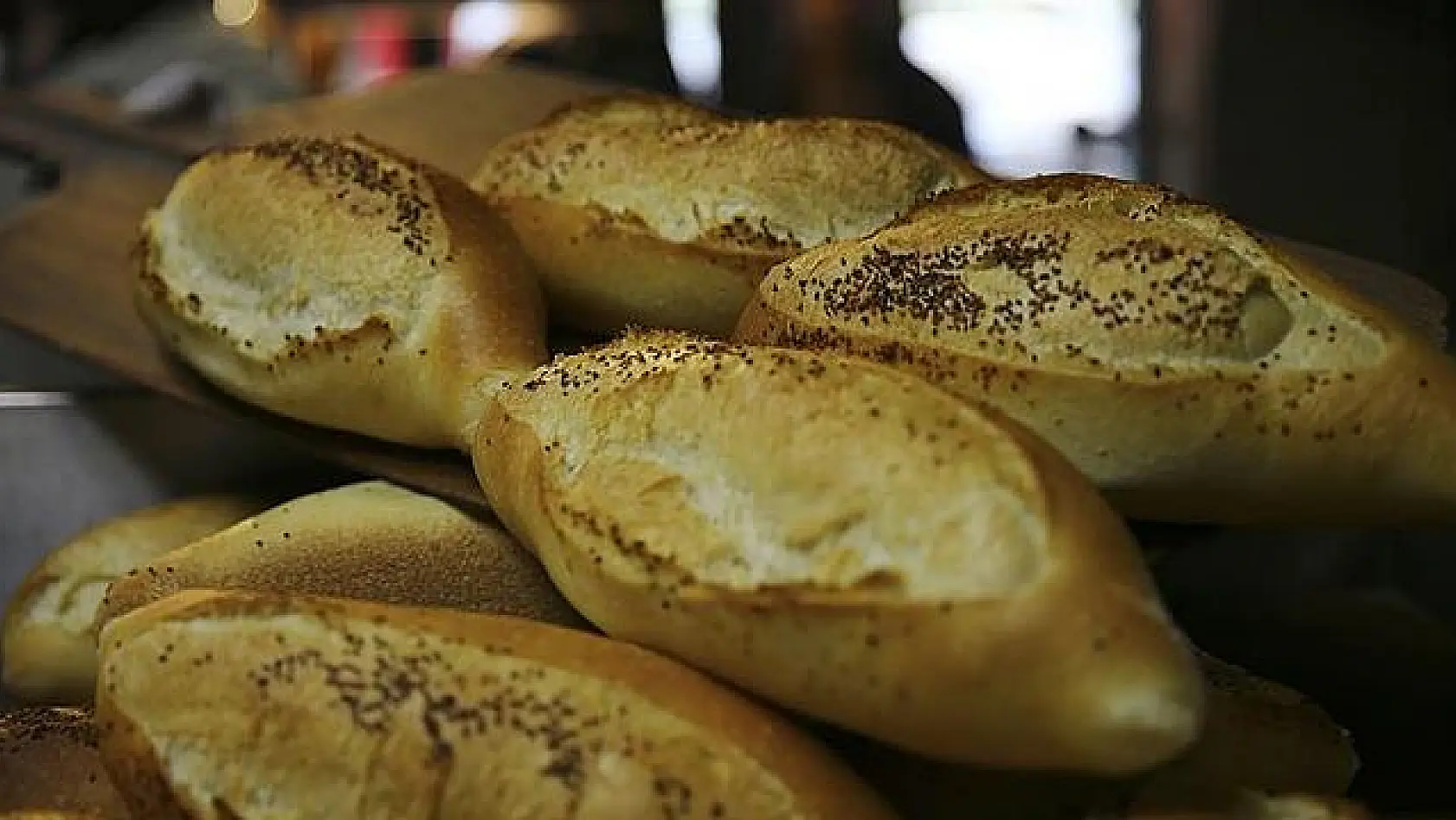 Türkiye haftada 2 ekmek israf ediyor