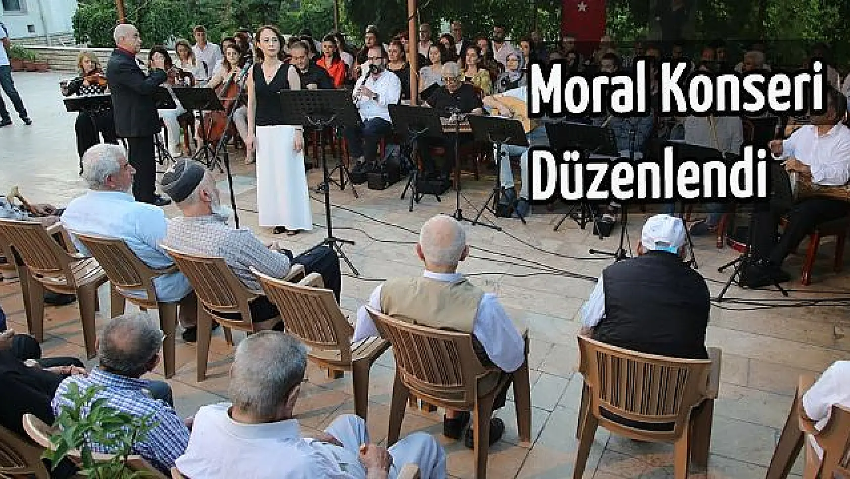 Türk Müziği Korosu Huzurevi Sakinlerine Konser Verdi