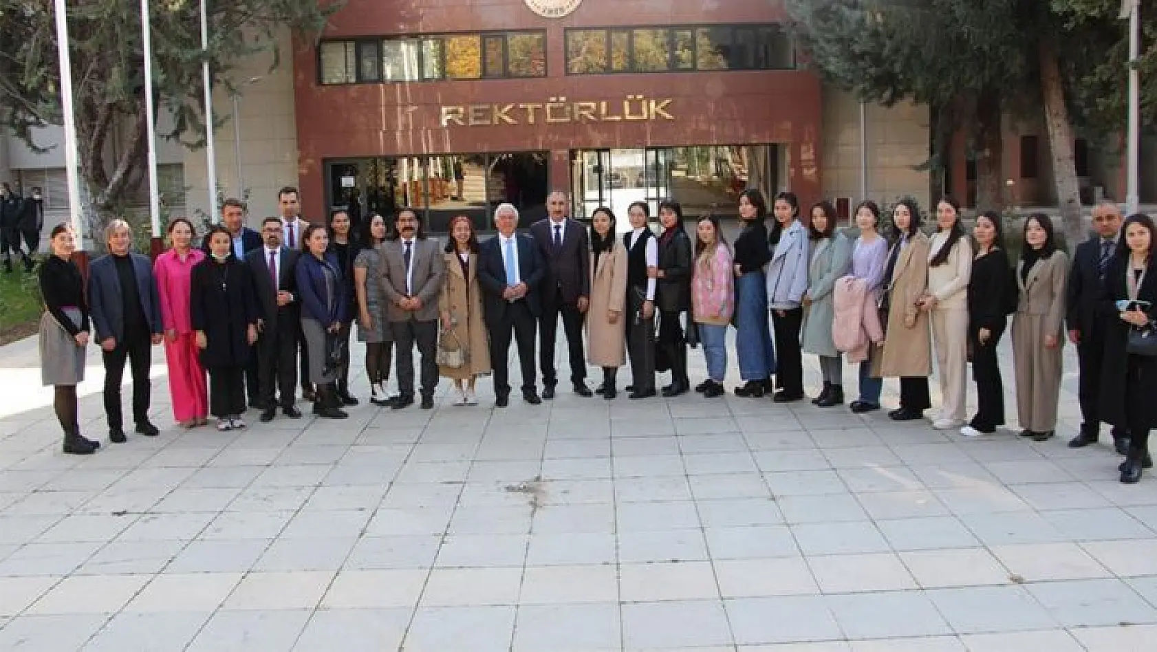 25 Kazakistanlı Öğrenci Fırat Üniversitesi'ne Geldi