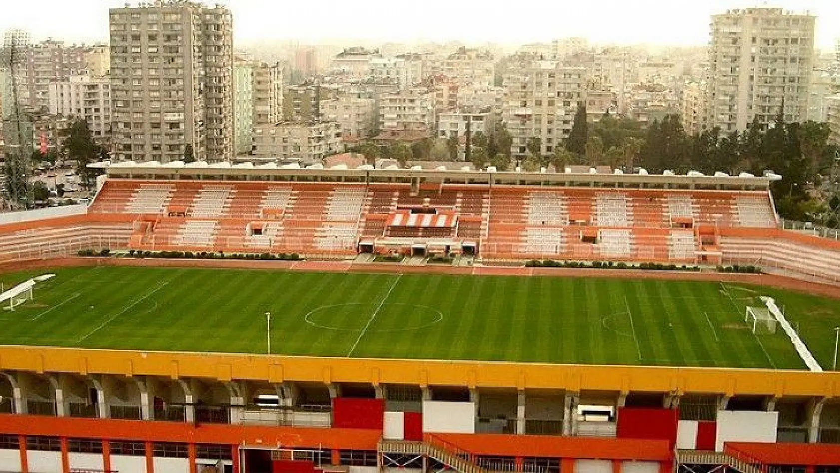 Adana 5 Ocak Stadyumu hurda karşılığı yıktırılacak
