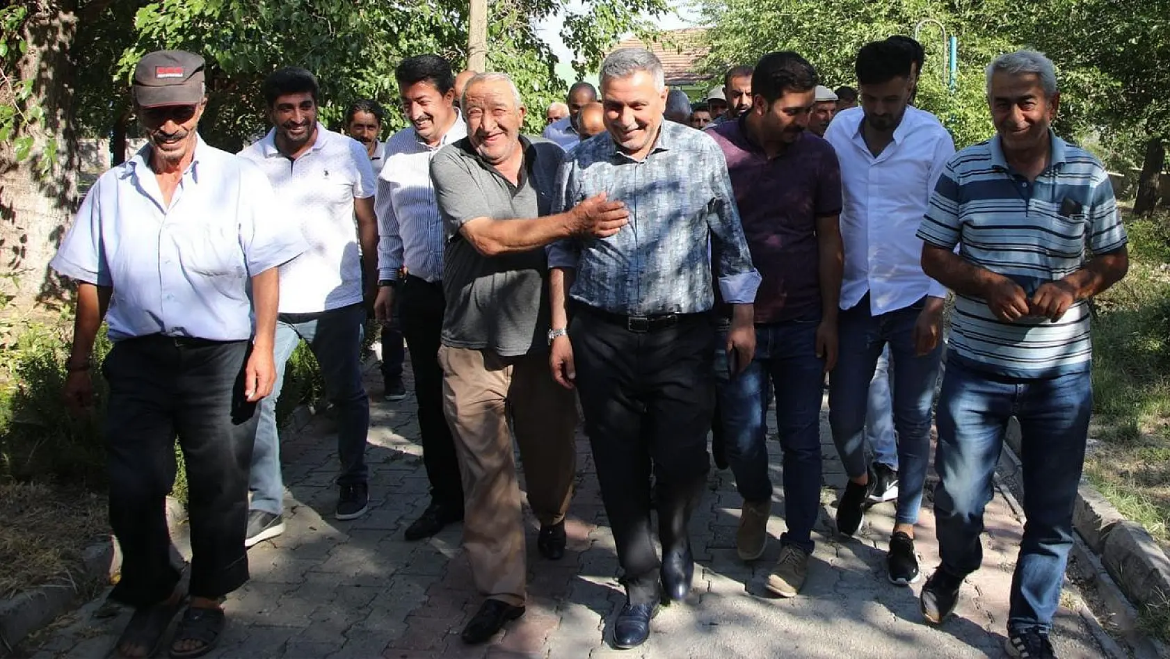 AK Parti Elazığ İl Başkanı Şerafettin Yıldırım'a Sedeftepe köyünde yoğun ilgi