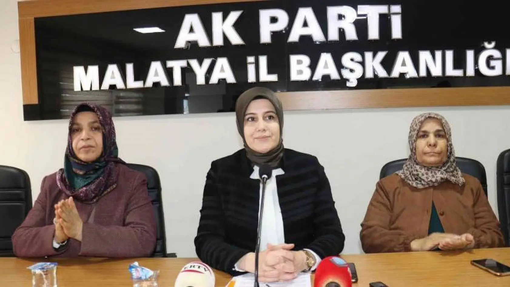 AK Partili kadınlardan 8 Mart etkinliğinde buluştu