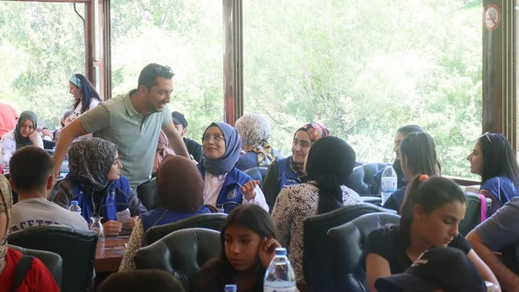 Ankara'dan gelen gençler Elazığ'ı gezdi