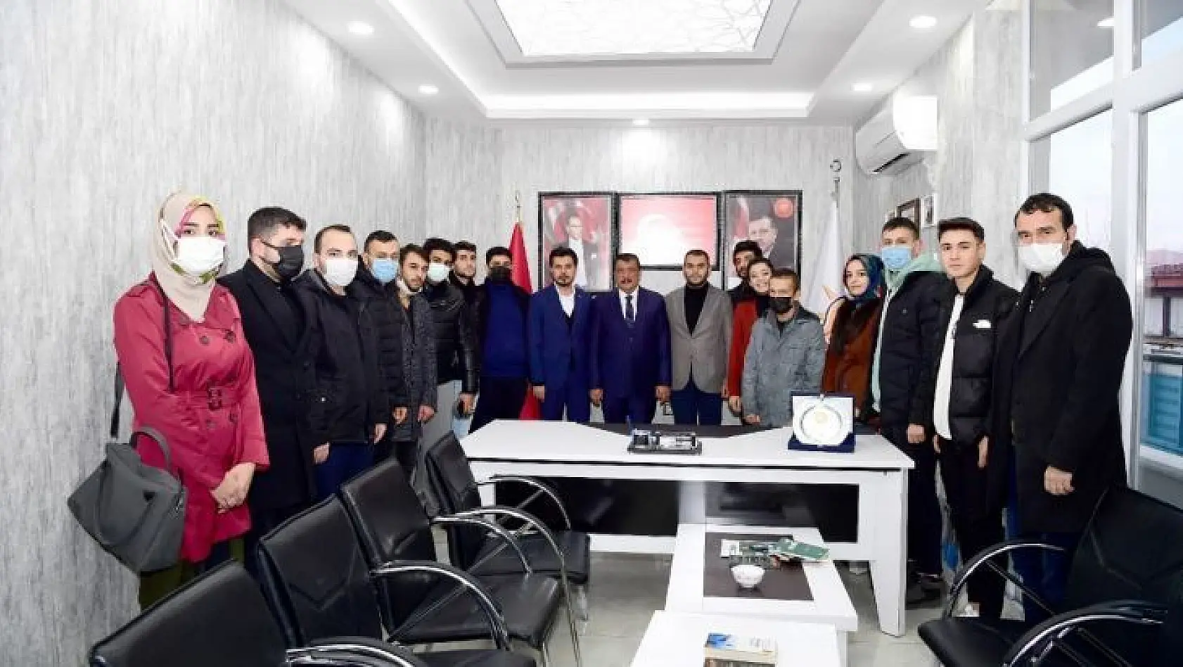 Başkan Gürkan, AK Parti Yeşilyurt İlçe Başkanlığını ziyaret etti