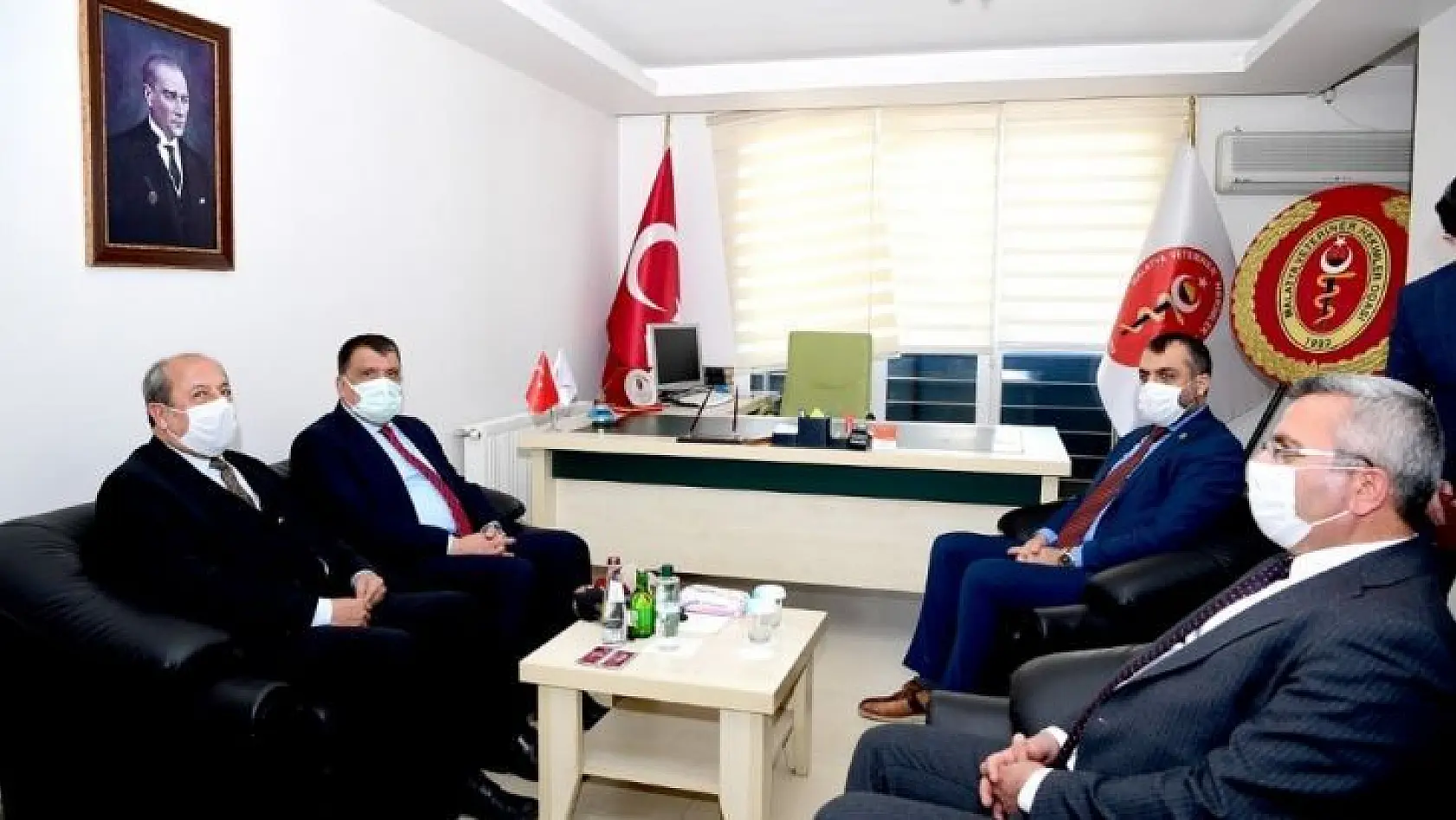 Başkan Gürkan veterinerlerin sorunlarını dinledi
