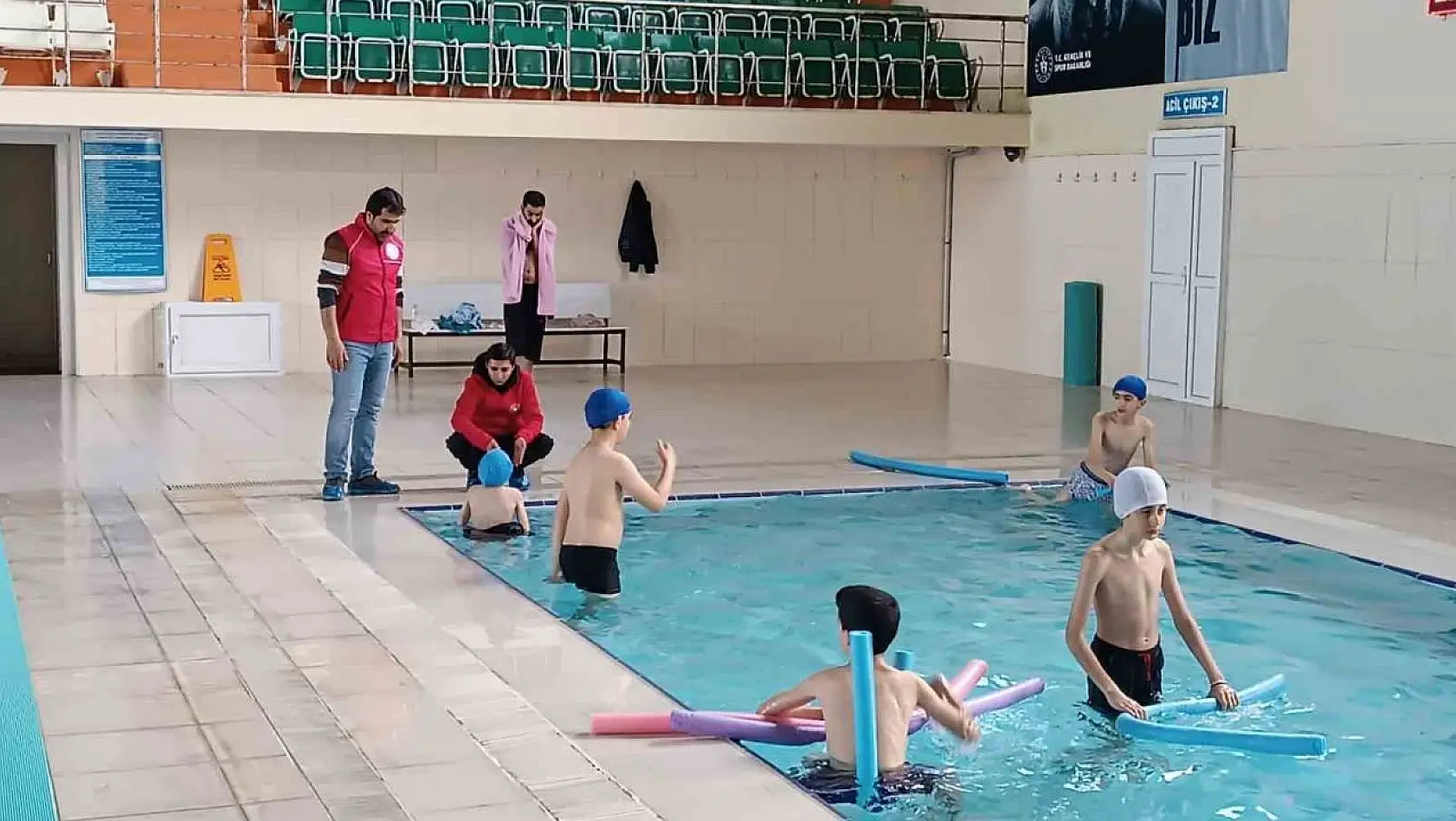 Bingöl'de depremzedelere havuz organizasyonu