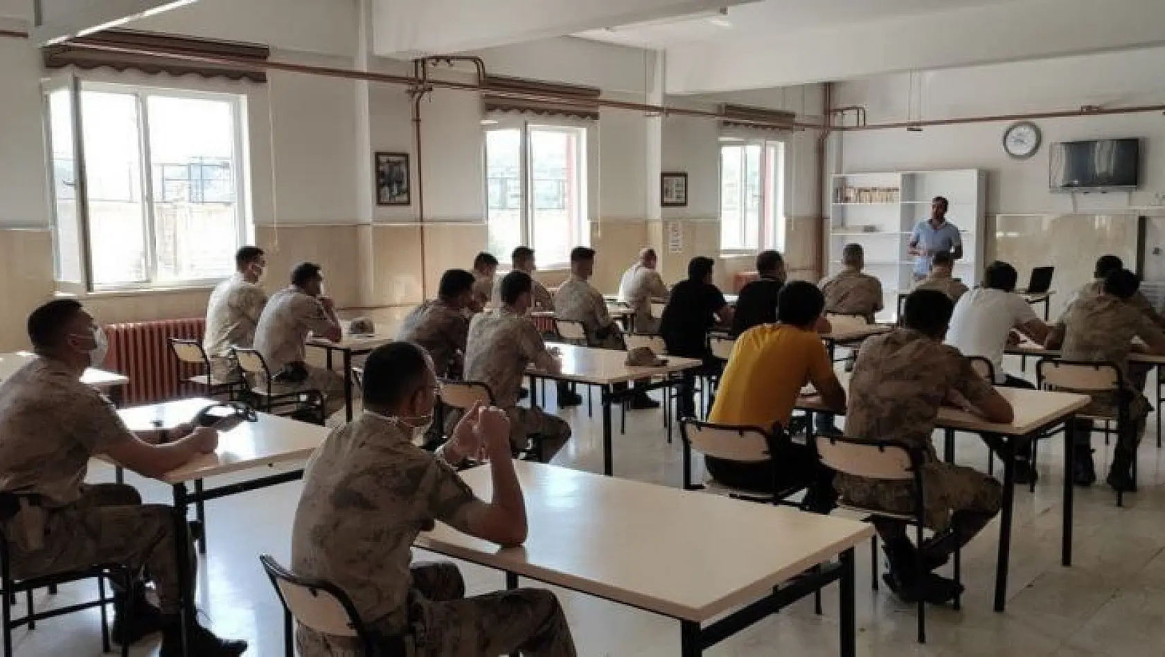 Bingöl'de doğa koruma personeli, jandarma ekiplerine seminer verdi