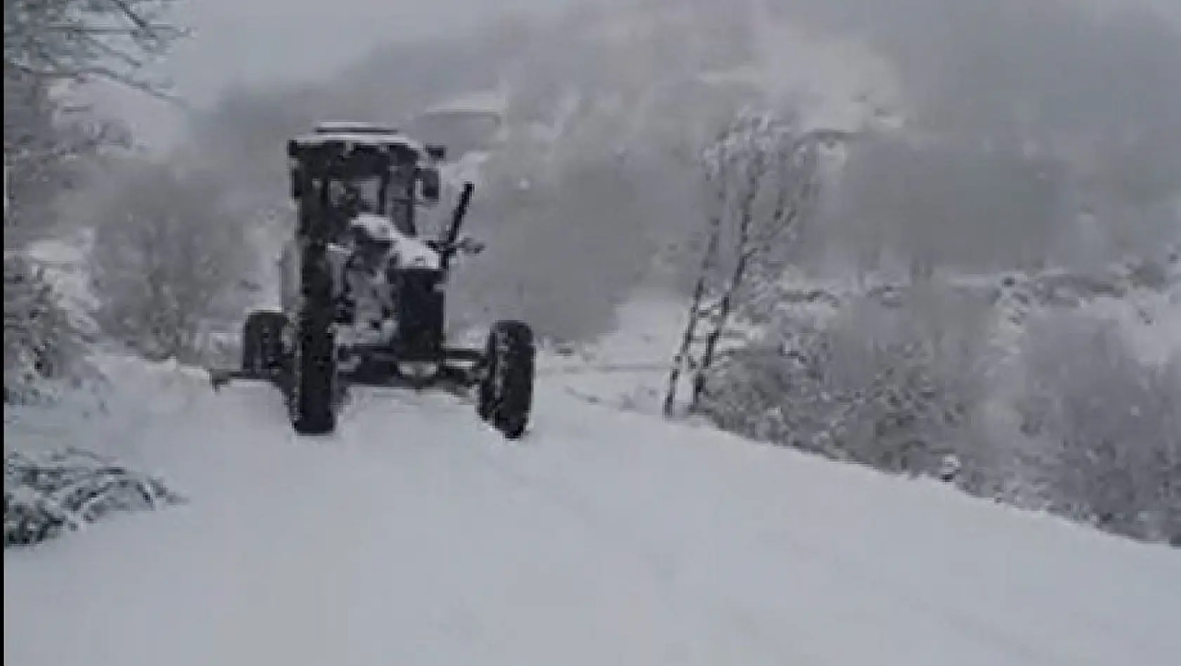 Bingöl'de kar nedeniyle 245 köy yolu ulaşıma kapandı