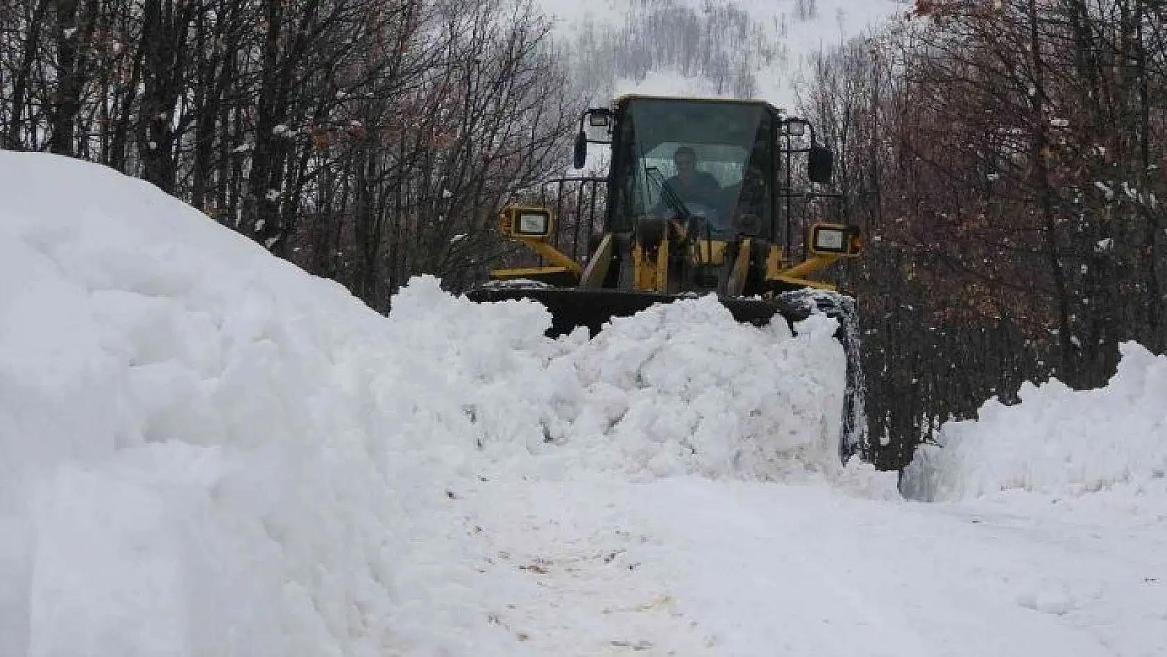 Bingöl'de kar nedeniyle 71 köy yolu ulaşıma kapandı