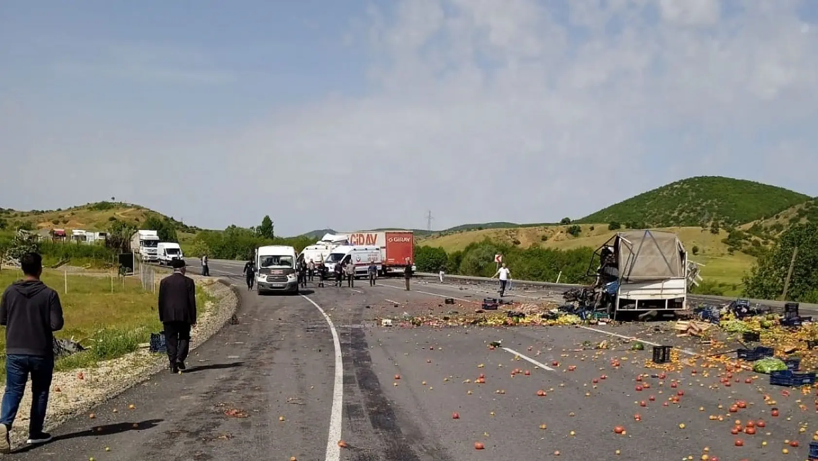 Bingöl'de tır kamyonetle çarpıştı: 1 ölü, 1 yaralı