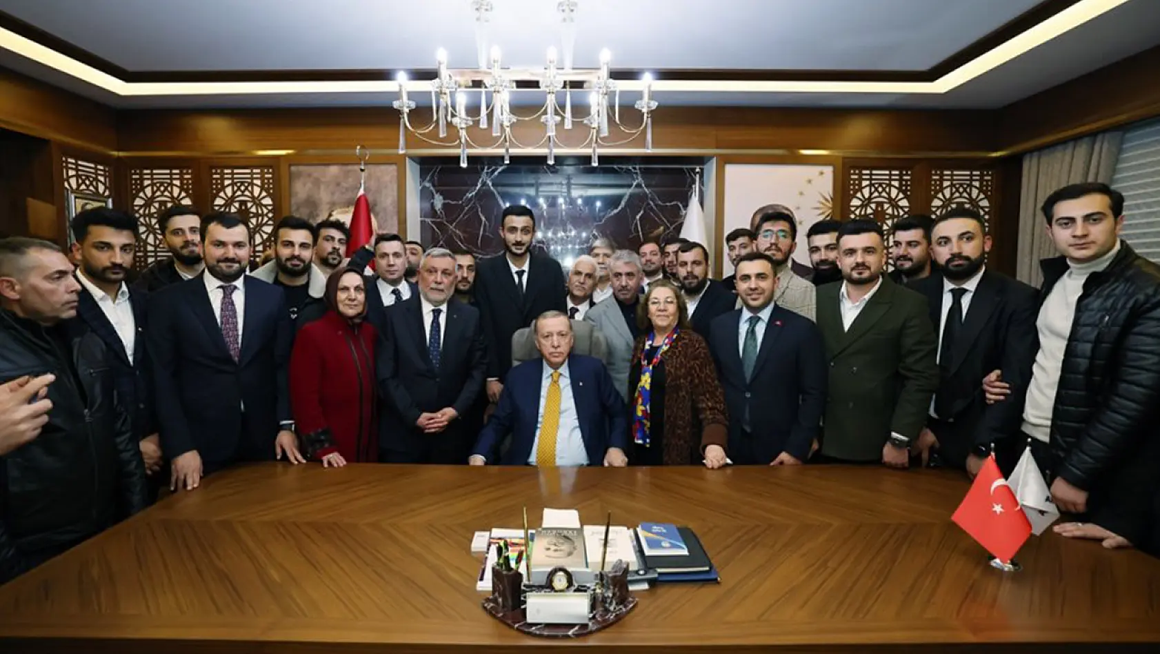 Cumhurbaşkanı Erdoğan, AK Parti Elazığ İl Başkanlığı'nı Ziyaret Etti