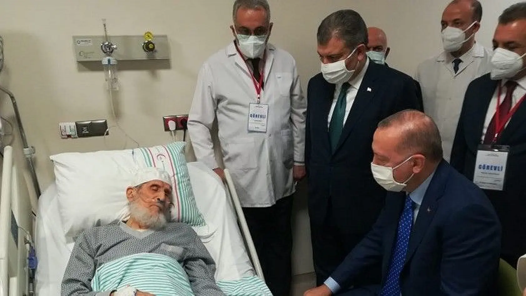 Cumhurbaşkanı Erdoğan'dan Fethi Sekin'in babası ile kanaat önderi Nazırlı'ya hastanede ziyaret