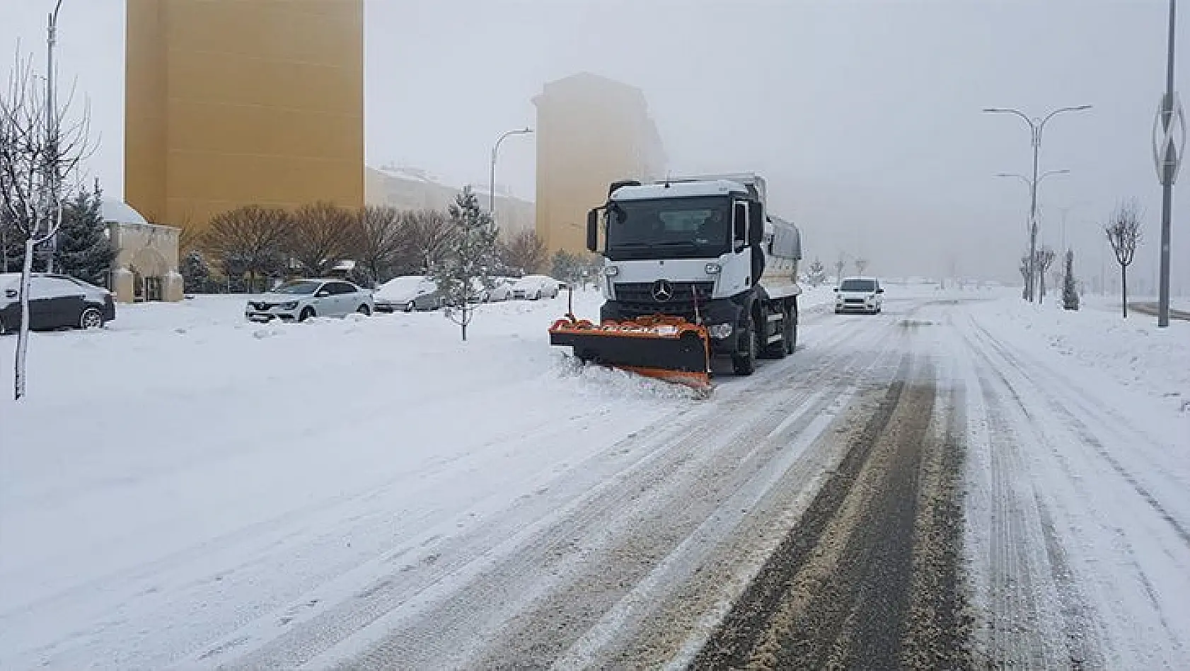 Elazığ Belediyesi Karla Mücadele Çalışmalarını Sürdürüyor