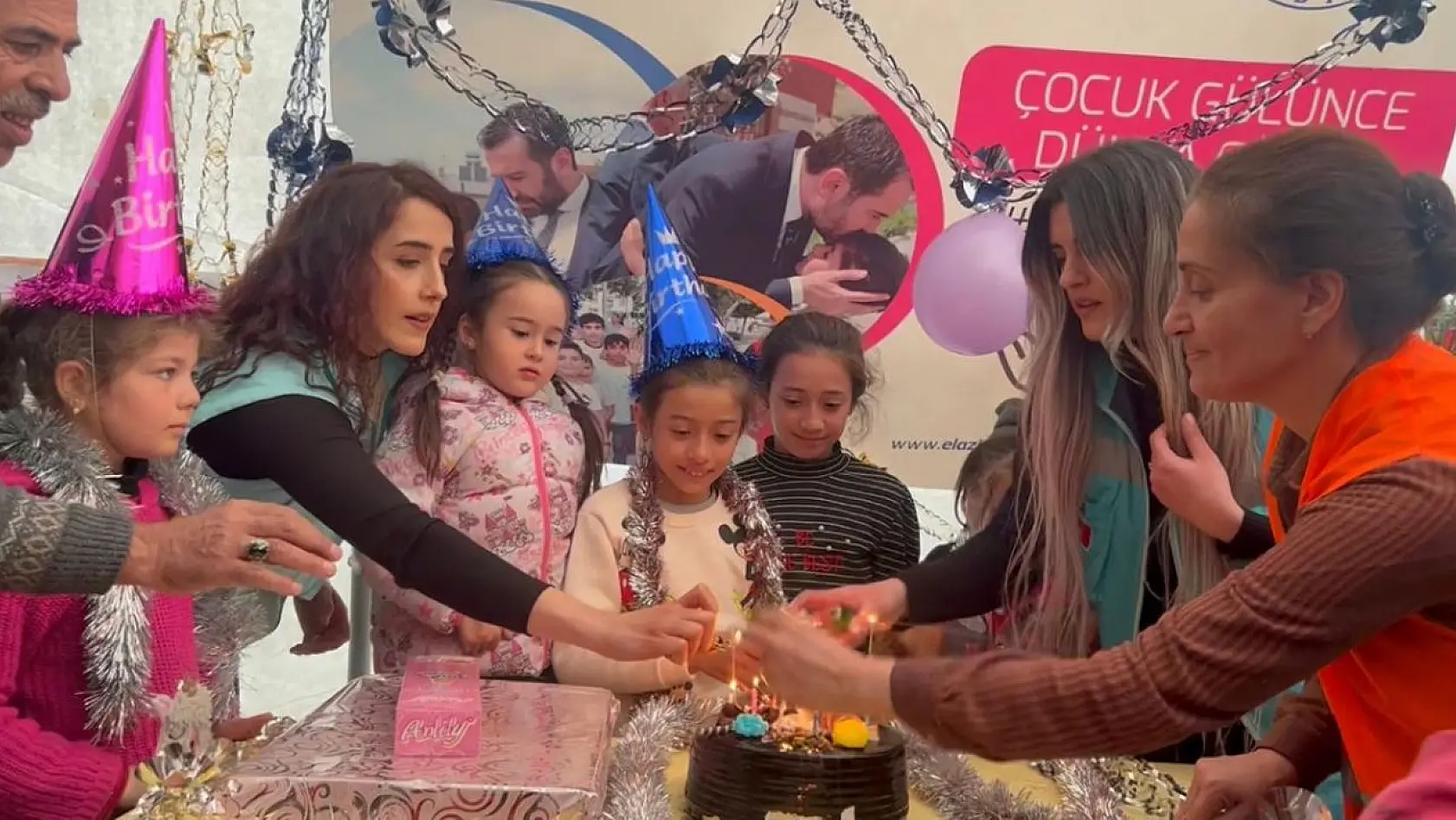 Elazığ Belediyesi Psikososyal Destek Çadırında, Minik Ceylin'e Doğum Günü Sürprizi