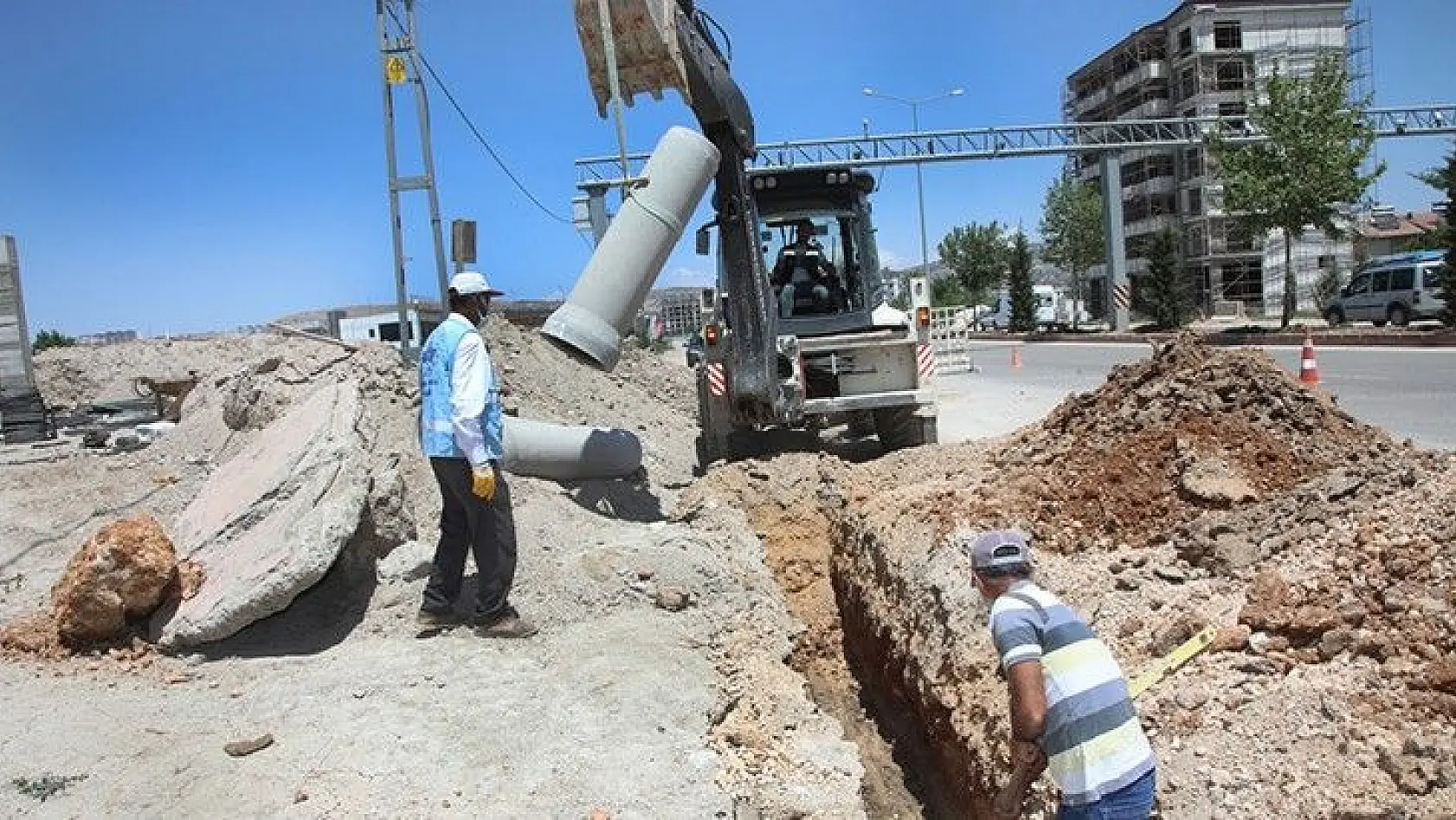 Elazığ Belediyesi Şehrin Yeni Yerleşim Bölgelerinde Altyapı Kapasitesini Artırıyor