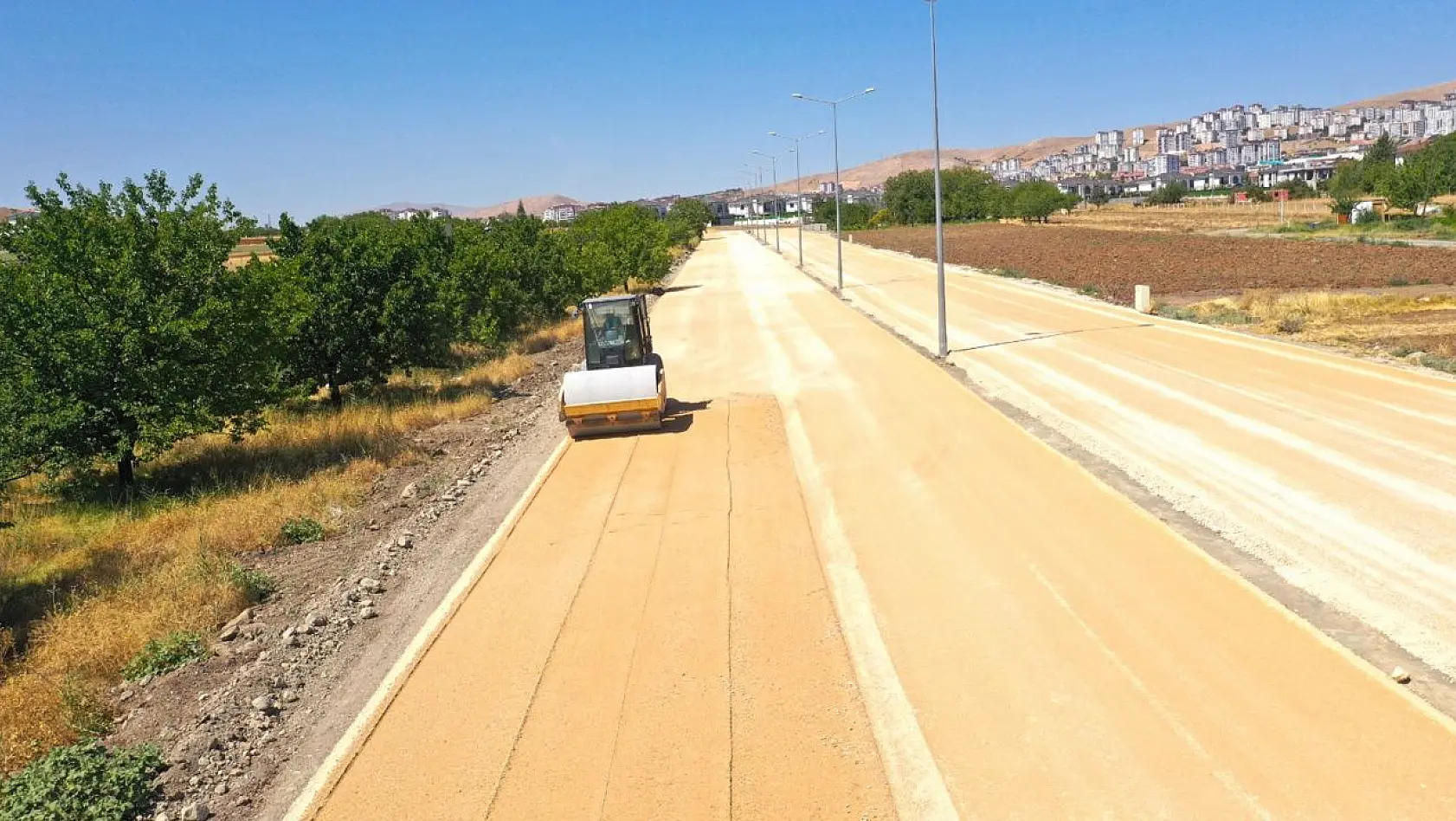 Elazığ Belediyesi yeni bağlantı yolları açmaya devam ediyor