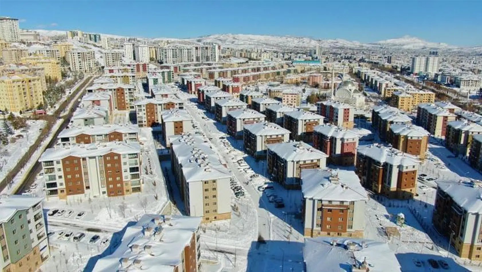 Elazığ'da 24 Ocak depreminin ardından 17 bin 95 konut ve 243 iş yeri hak sahiplerine teslim edildi