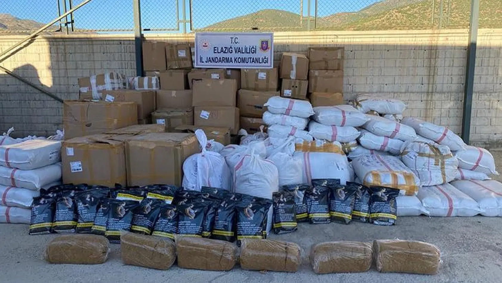 Elazığ'da 3,5 ton kaçak tütün ele geçirildi: 19 gözaltı