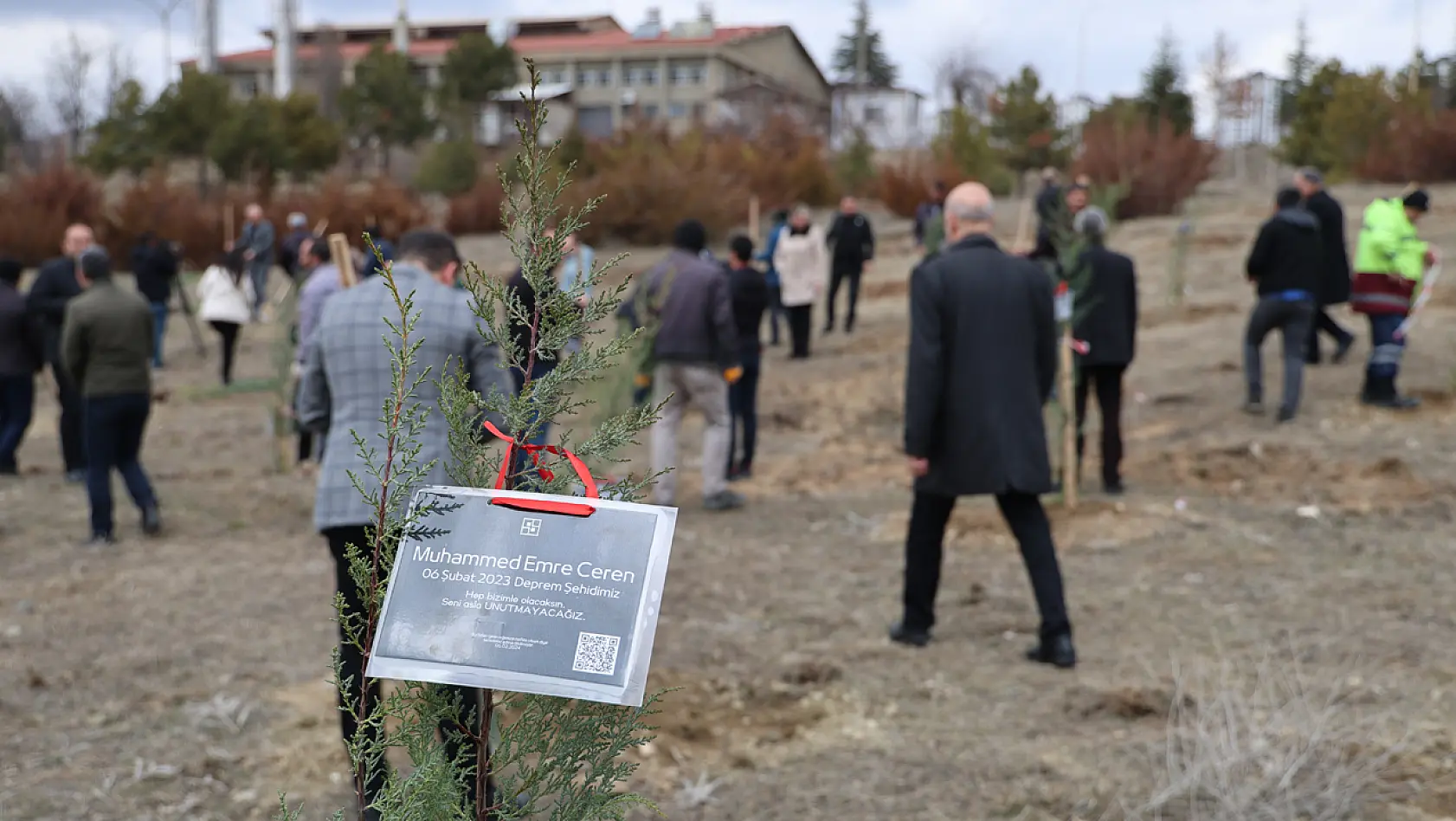 Elazığ'da 6 Şubat Depreminde Hayatını Kaybeden  Öğrenciler Anısına Fidan Dikildi