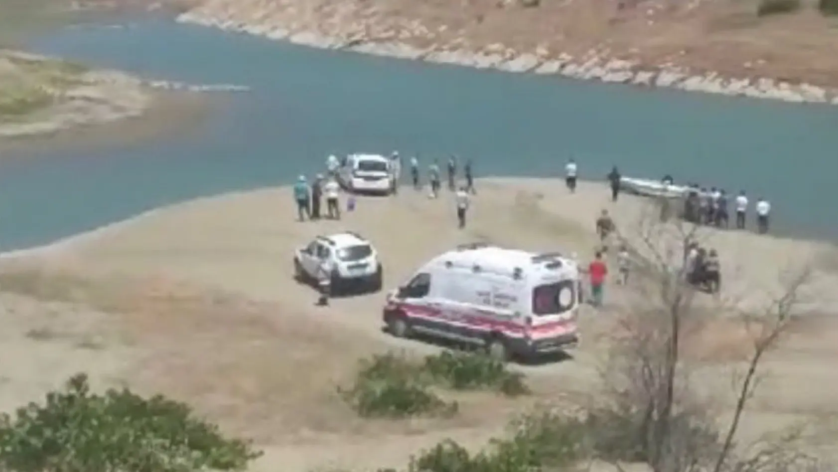 Elazığ'da baraj gölüne giren bir kişi hayatını kaybetti