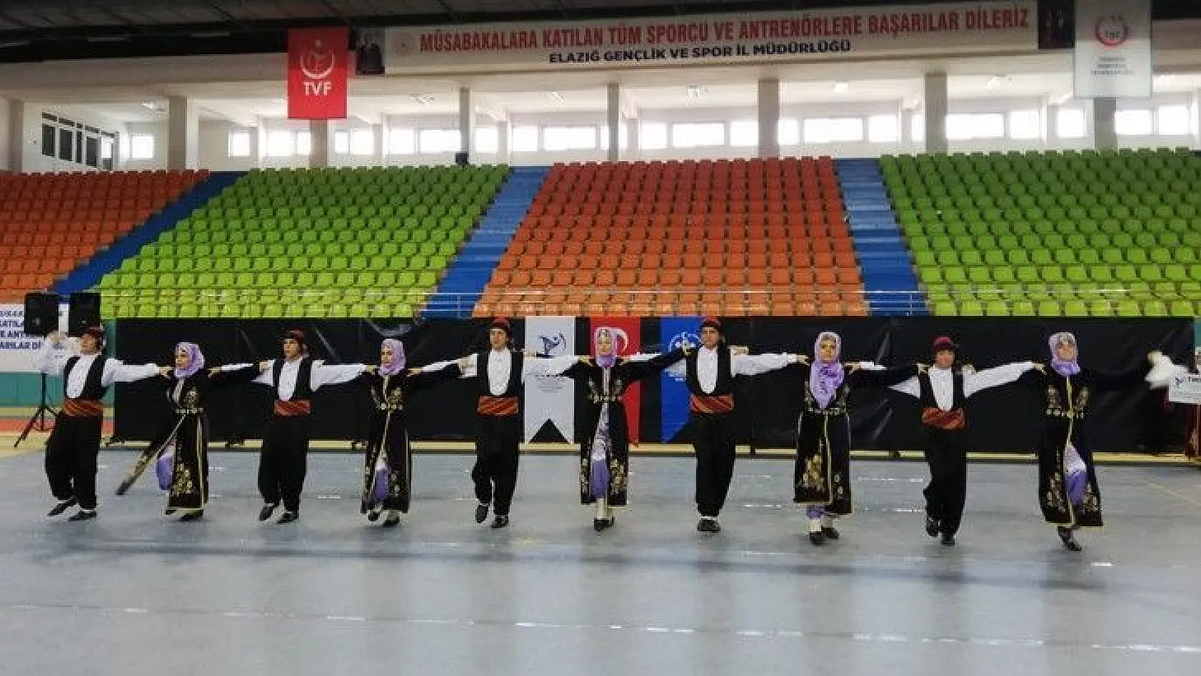 Elazığ'da Halk Oyunları yarışması yapıldı