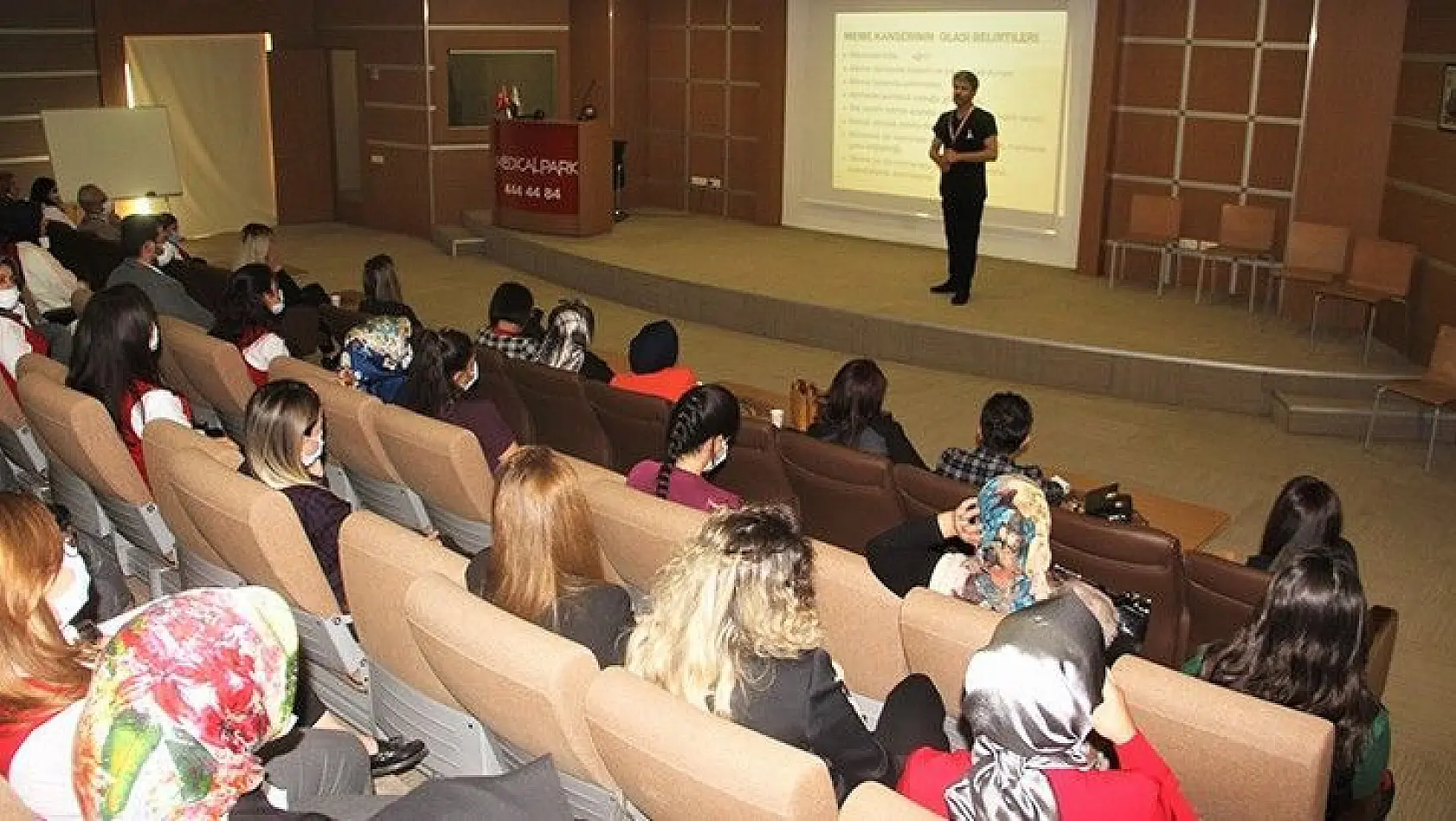 Elazığ'da kadınlara yönelik 'Meme Kanseri Bilinçlendirme Programı' Düzenlendi