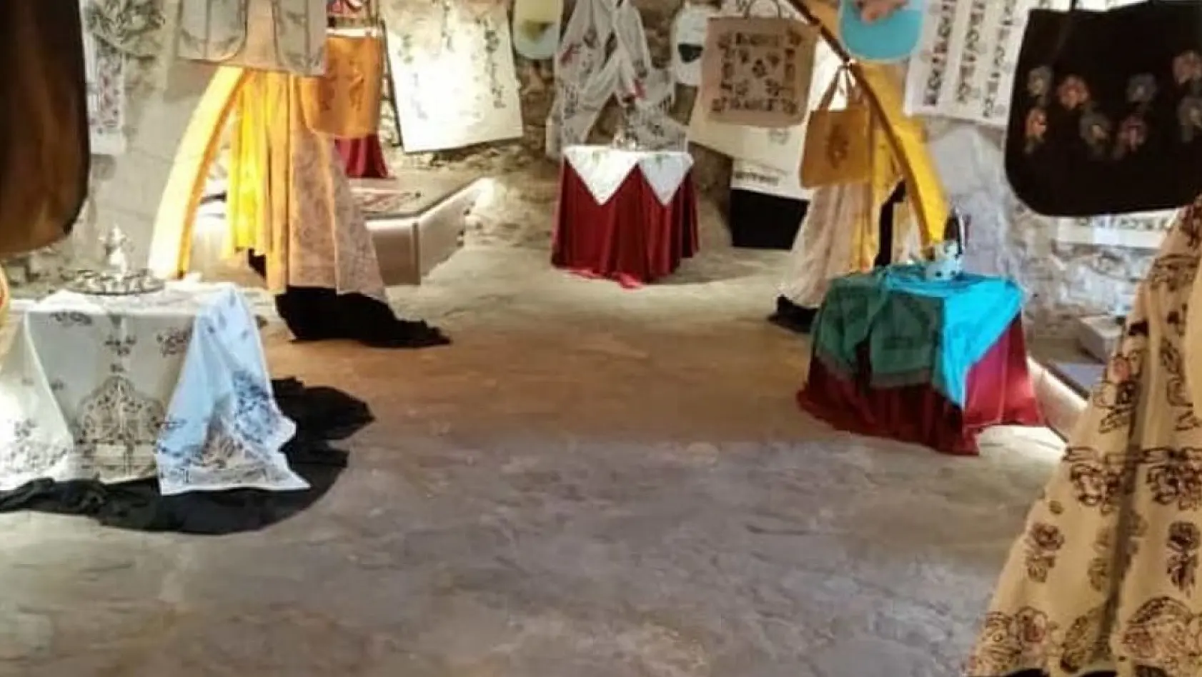 Elazığ'da kadınların el emekleri görücüye çıktı