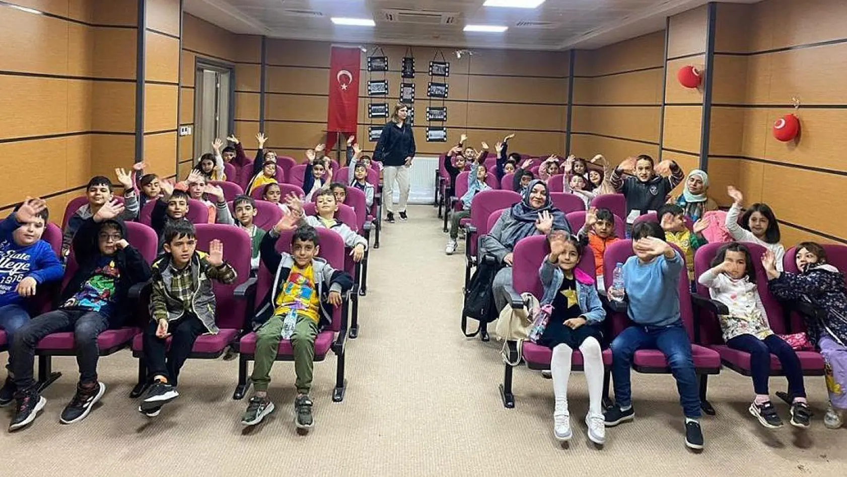 Elazığ'da Öğrenciler Sinema Etkinliğinde Buluştu