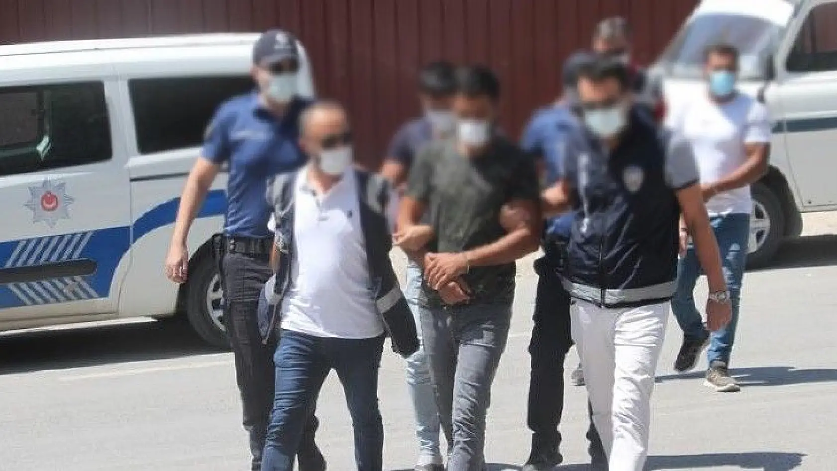 Elazığ'da polis ekipleri hırsızlara göz açtırmıyor: